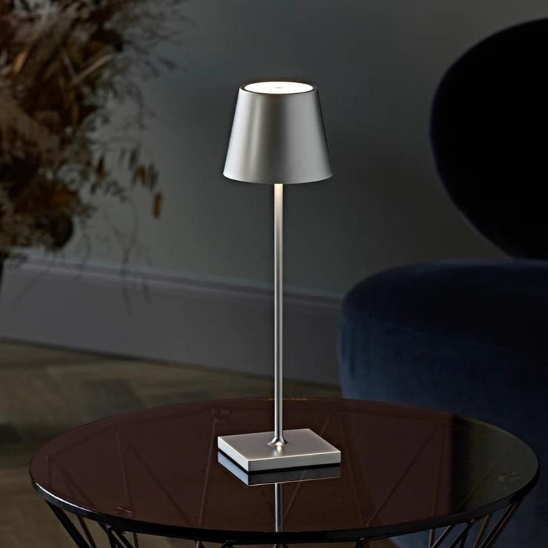 Dimmbare LED-Lampe für den Innen- und Außenbereich – energieeffizient, wasserabweisend IP54, 24 Stunden Batterielebensdauer