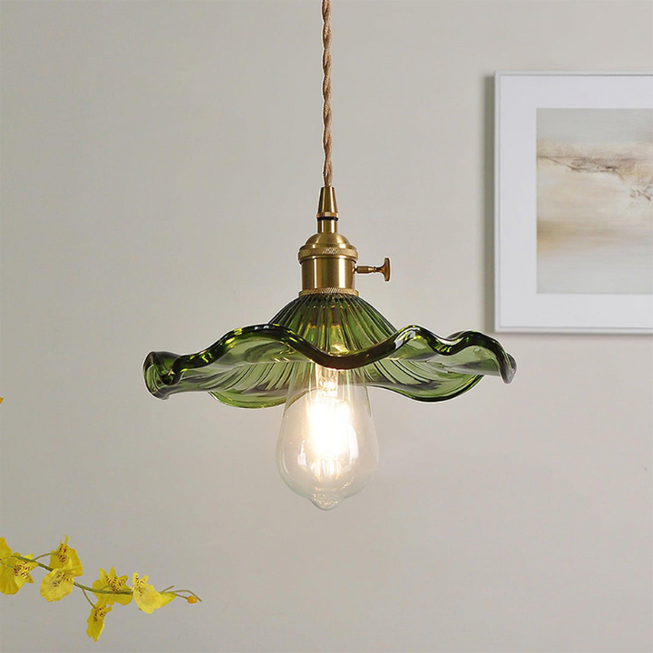 Elegante Pendelleuchte im Hibiskusblüten-Design aus Glas und Messing – Hängelampe für Esszimmer und Wohnräume 0