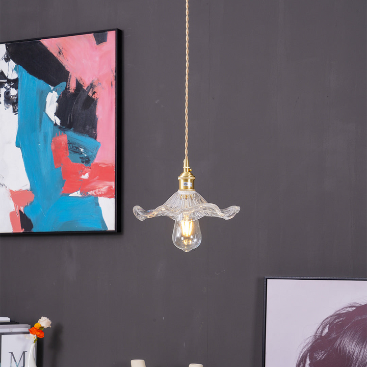 Elegante Pendelleuchte im Hibiskusblüten-Design aus Glas und Messing – Hängelampe für Esszimmer und Wohnräume 8