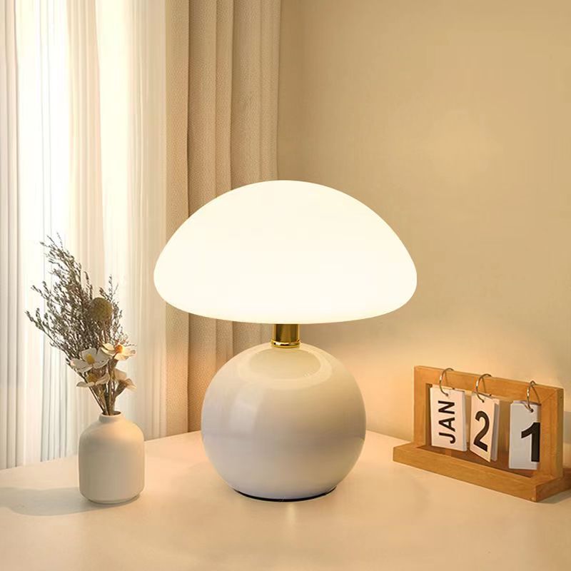 Französische Creme Tischlampe mit LED-Beleuchtung – Einstellbare Farben, Keramik, Durchmesser 20 cm, Höhe 22 cm 0