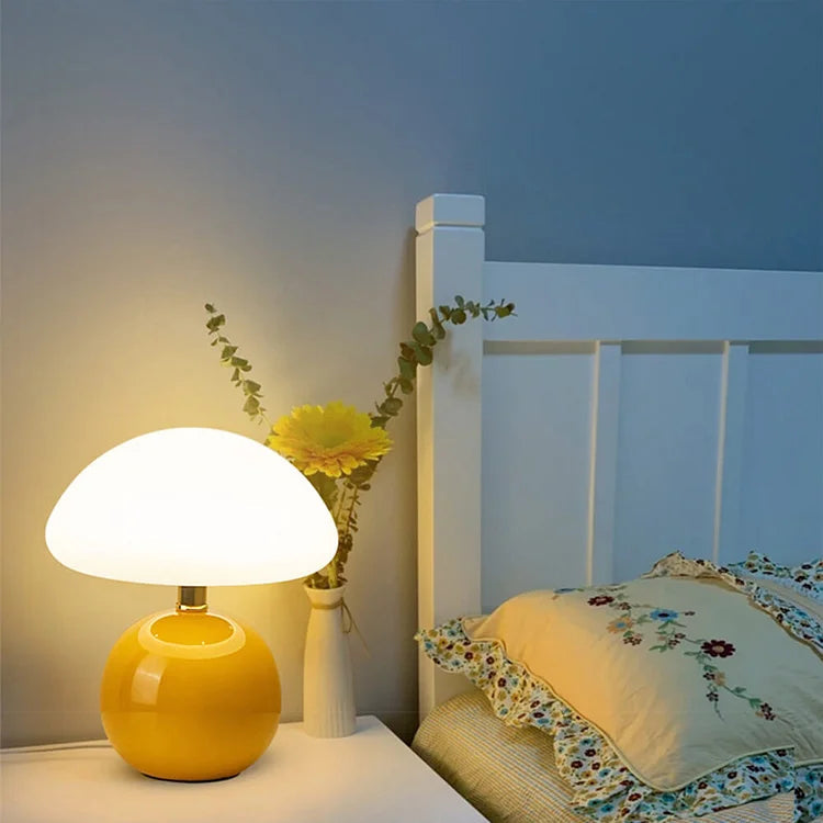 Französische Creme Tischlampe mit LED-Beleuchtung – Einstellbare Farben, Keramik, Durchmesser 20 cm, Höhe 22 cm 1