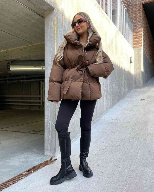 Gesteppte Damenjacke mit Gürtel und Überkragen – Warme Winterjacke für Damen in verschiedenen Farben und Größen 2