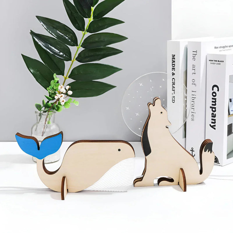 Holztischlampe mit Tiermotiven – USB-LED Nachttischlampe für Kinderzimmer, Sanftes Licht, Acryl und Holz, Touch-Schalter 2