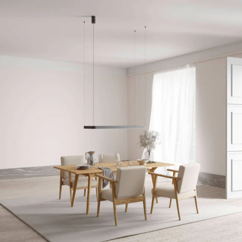 Rechteckige Pendelleuchte mit verstellbaren Aufhängungskabeln