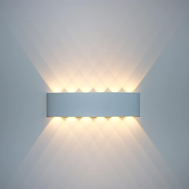 Moderne LED-Wandleuchte für Innen- und Außenbereiche