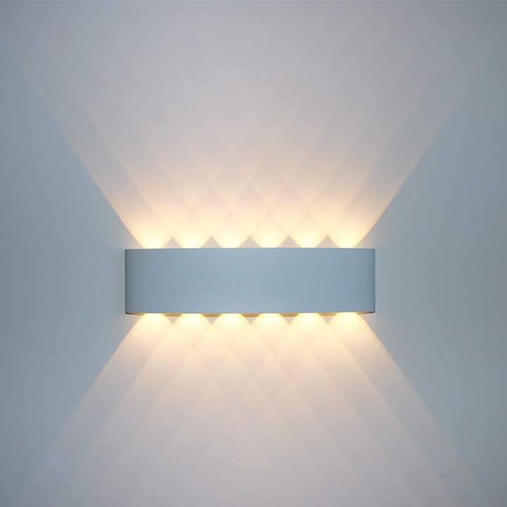 Moderne LED-Wandleuchte für Innen- und Außenbereiche