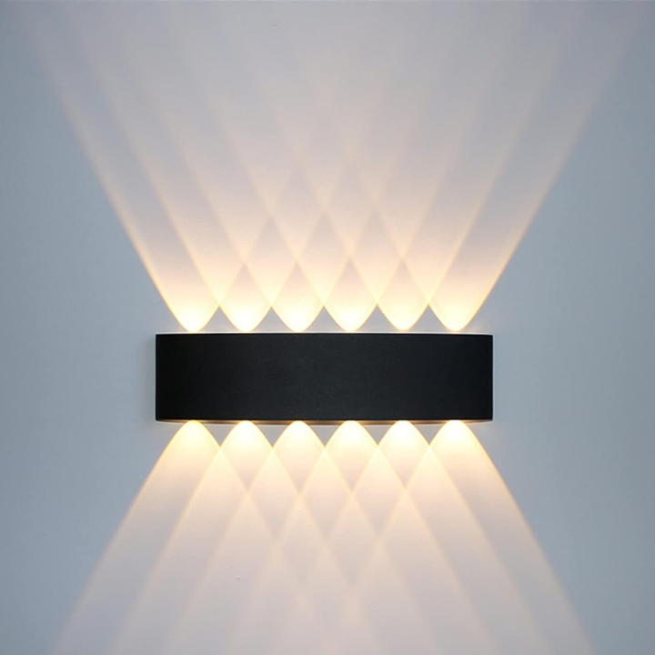 Moderne LED-Wandleuchte für Innen- und Außenbereiche