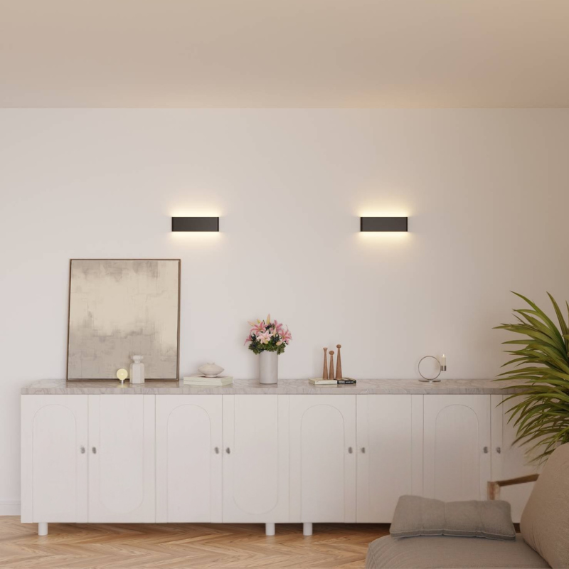 Moderne LED-Wandleuchte mit Ober- und Unterlicht