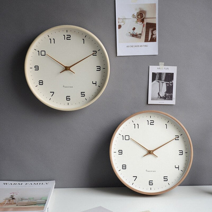 Moderne Holzwanduhr aus Massivholz in Braun und Creme – Große Wanduhren 25x25 cm und 30x30 cm für jedes Zuhause 1