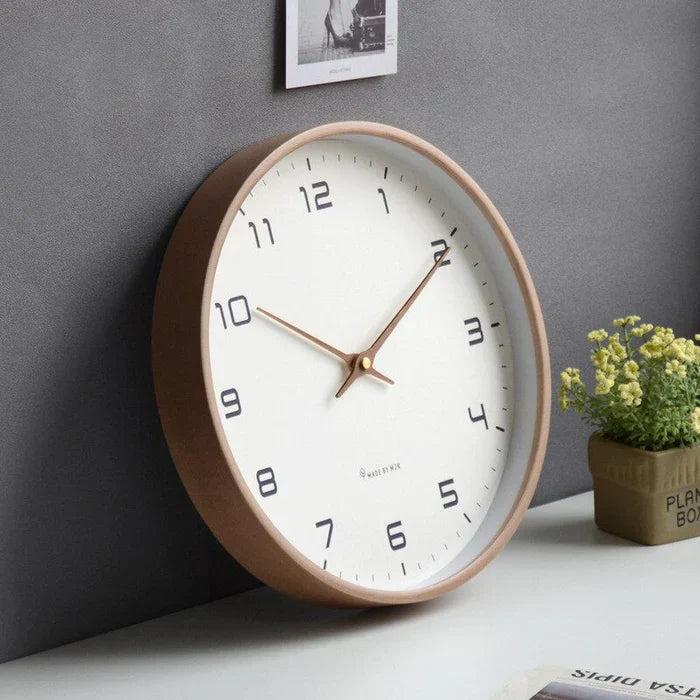 Moderne Holzwanduhr aus Massivholz in Braun und Creme – Große Wanduhren 25x25 cm und 30x30 cm für jedes Zuhause 2