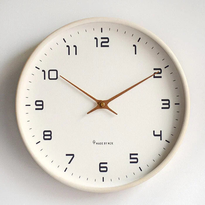 Moderne Holzwanduhr aus Massivholz in Braun und Creme – Große Wanduhren 25x25 cm und 30x30 cm für jedes Zuhause 4