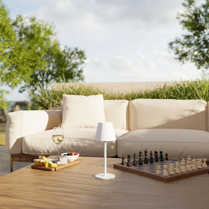 Tragbare Outdoor-Tischlampe mit Akku-Betrieb