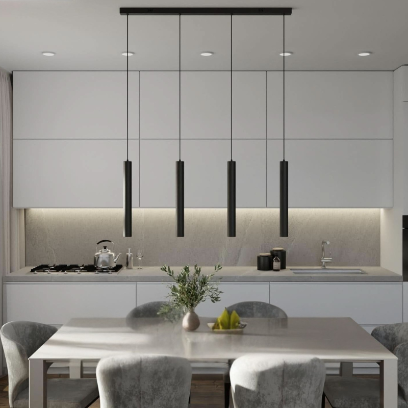 Pendelleuchte mit mehreren Lichtköpfen und verstellbaren Kabeln