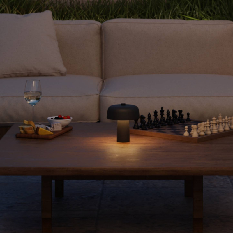 Tragbare Akku-Tischleuchte für Innen- und Außenbereich