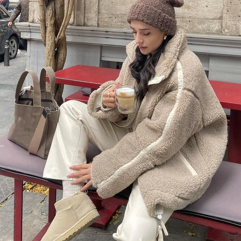 Übergroße Damenjacke aus Lammwolle mit hohem Kragen und Reißverschluss – Trendige Jacke für Streetwear und Freizeit 3